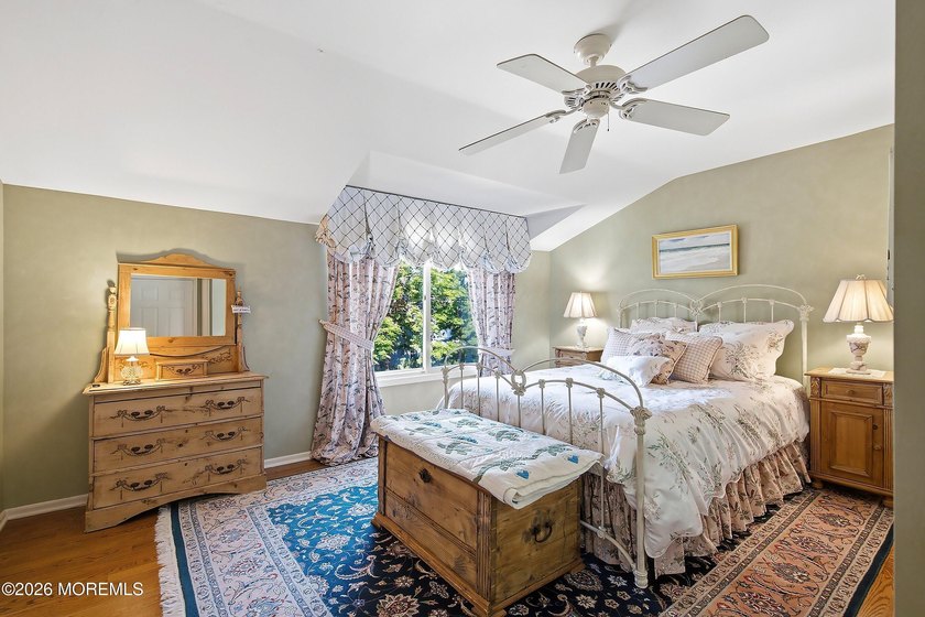 Exceptional waterfront end-unit townhouse in the highly - photo 24