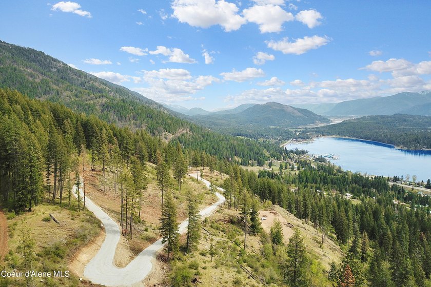 Last lot available!! ABOVE IT ALL! This absolutely stunning - photo 7