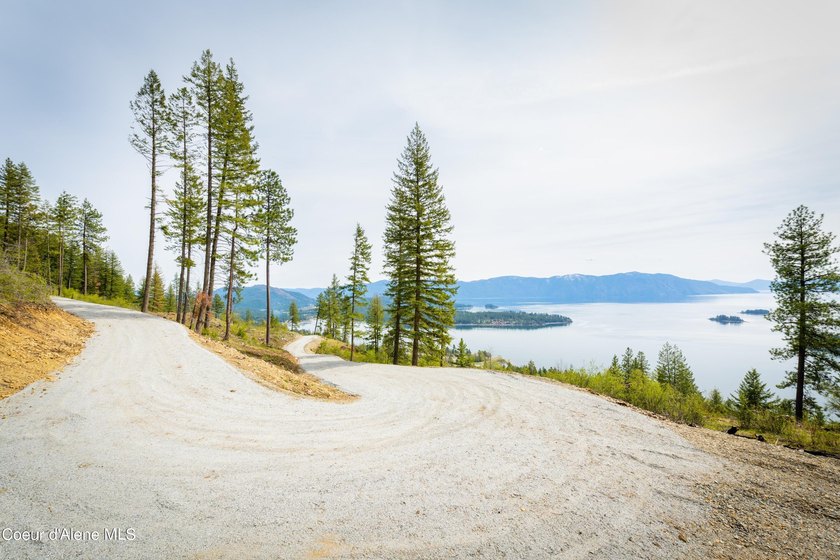 Last lot available!! ABOVE IT ALL! This absolutely stunning - photo 8