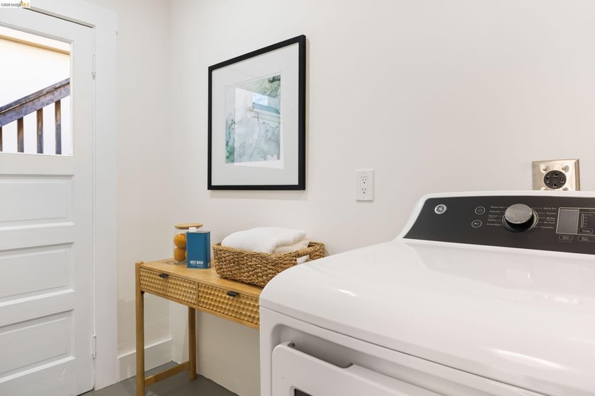 Welcome to 538 Weldon Avenue. This captivating 3-bedroom, 1-bath - photo 24