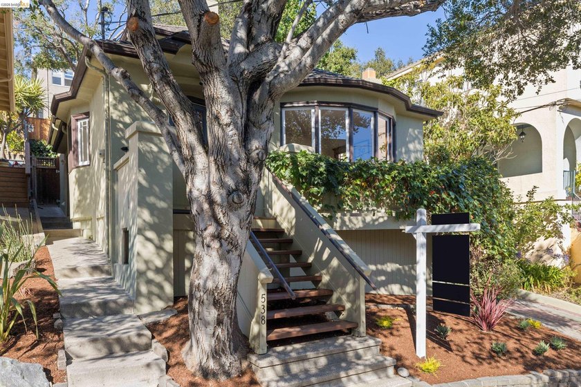 Welcome to 538 Weldon Avenue. This captivating 3-bedroom, 1-bath - photo 34