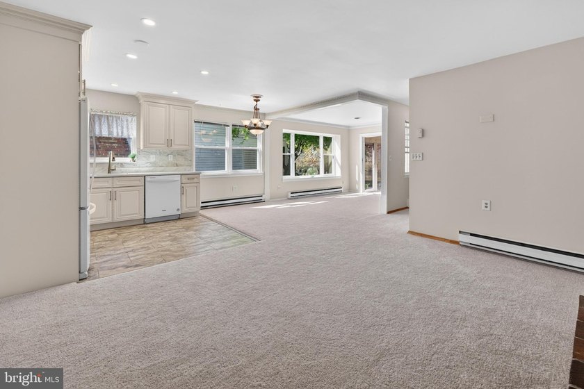 LAKEFRONT! NEW PRICE! FRESHLY PAINTED INTERIOR! NEW WINDOWS - photo 7