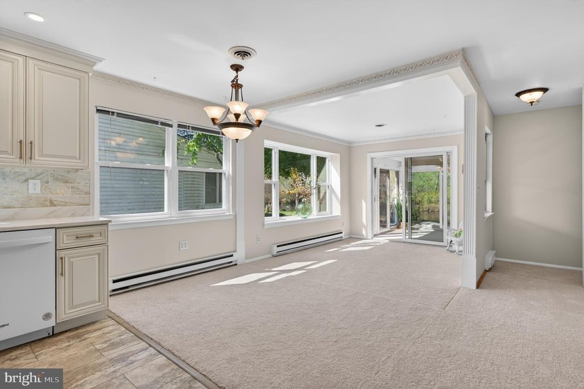 LAKEFRONT! NEW PRICE! FRESHLY PAINTED INTERIOR! NEW WINDOWS - photo 10