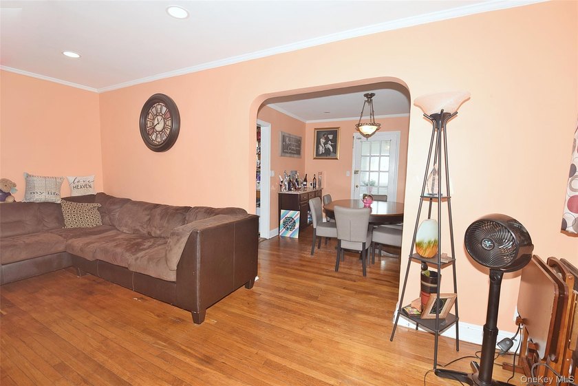 100% available. Welcome to this modern suburban home with 4 - photo 6