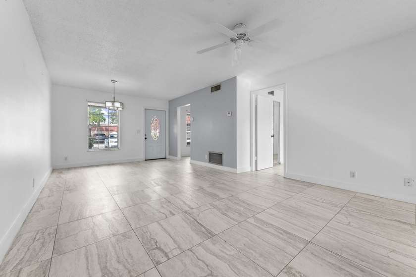 Beautiful 1-bedroom, 1-bath condo located in the desirable 55+ - photo 11