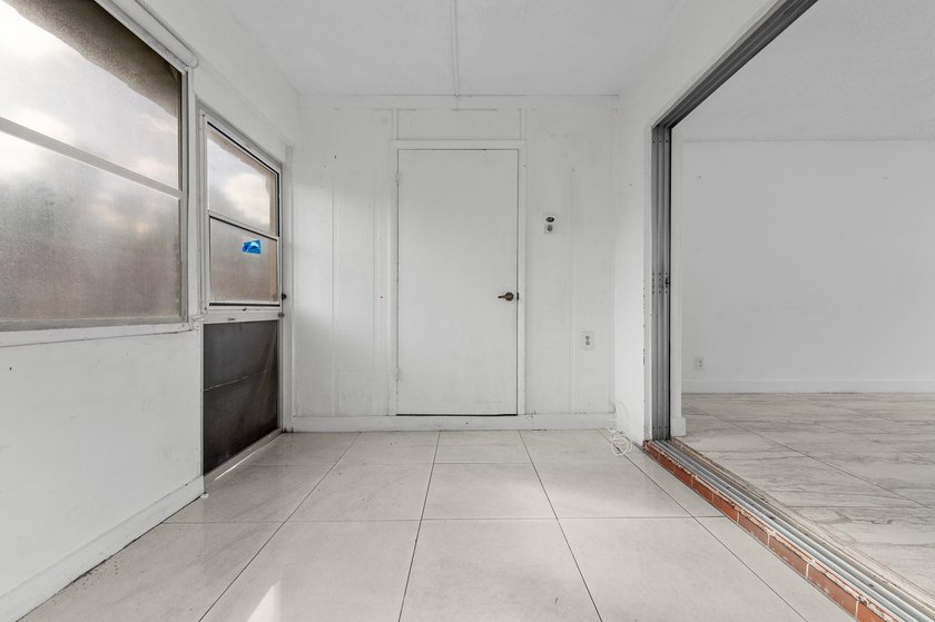 Beautiful 1-bedroom, 1-bath condo located in the desirable 55+ - photo 15