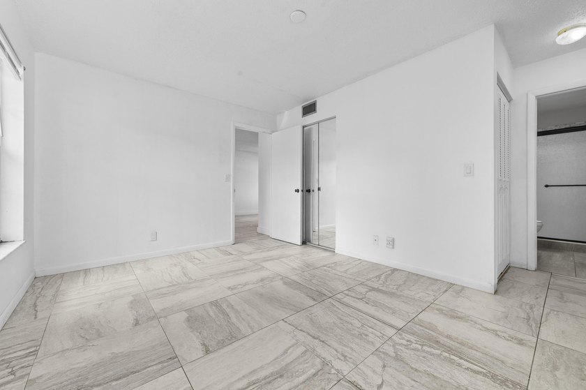 Beautiful 1-bedroom, 1-bath condo located in the desirable 55+ - photo 19