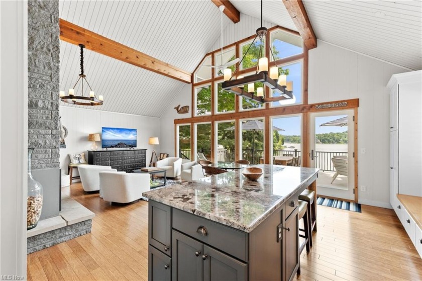 Beautiful Lake Front Home at Lake Mohawk! - photo 9