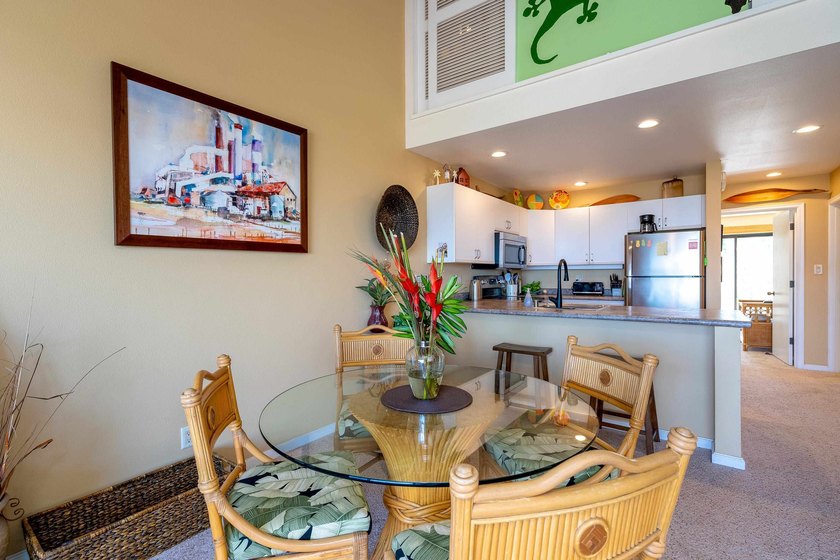 Perched at the top of Maui Kamaole affords this condo a very - photo 8