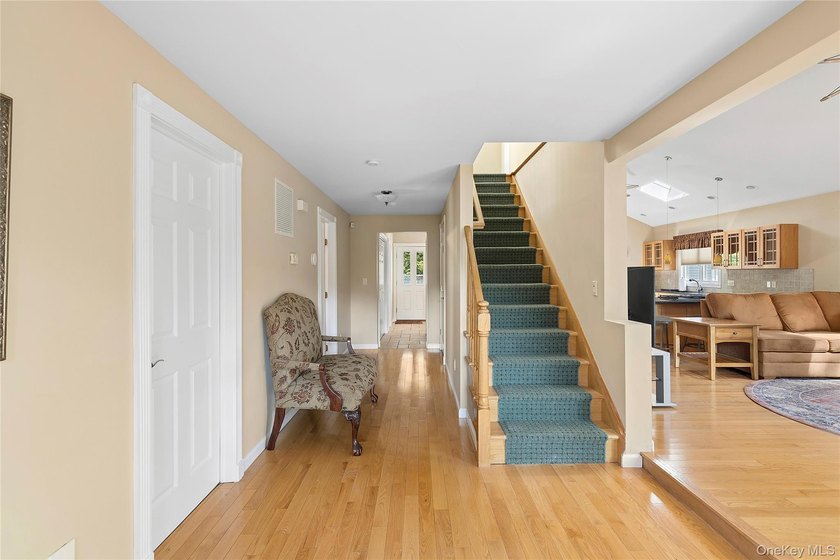 Move right into this beautifully maintained 3 bedroom 2 full - photo 2