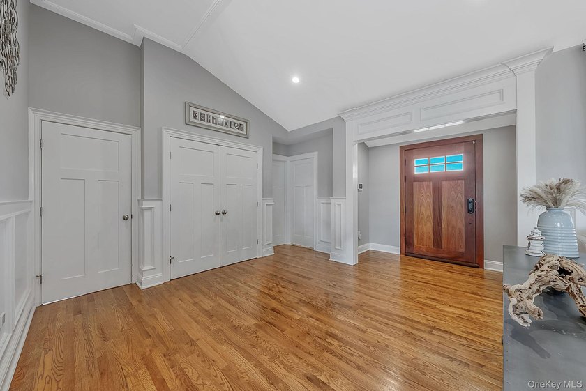 Welcome to Paradise Point living at its finest! This impressive - photo 13
