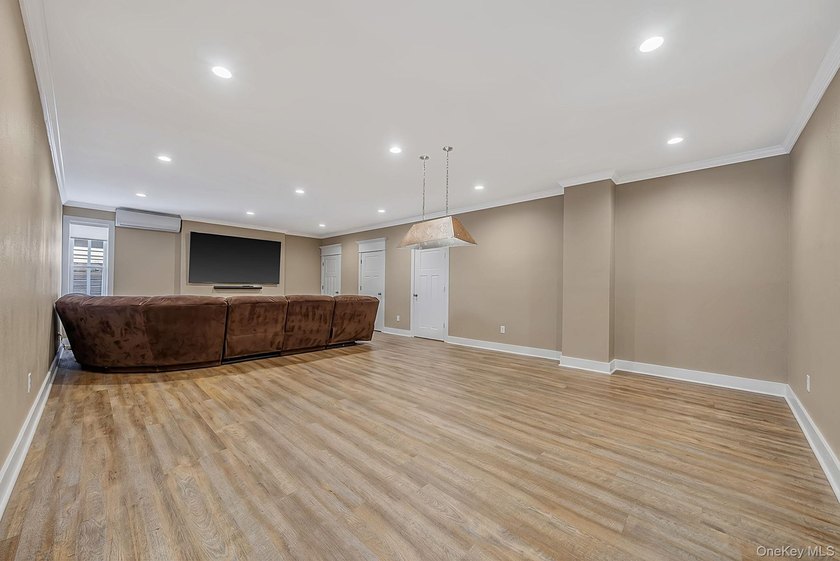 Welcome to Paradise Point living at its finest! This impressive - photo 44