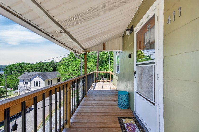 Charming and full of character, this cozy 2-bedroom, 1-bath - photo 8