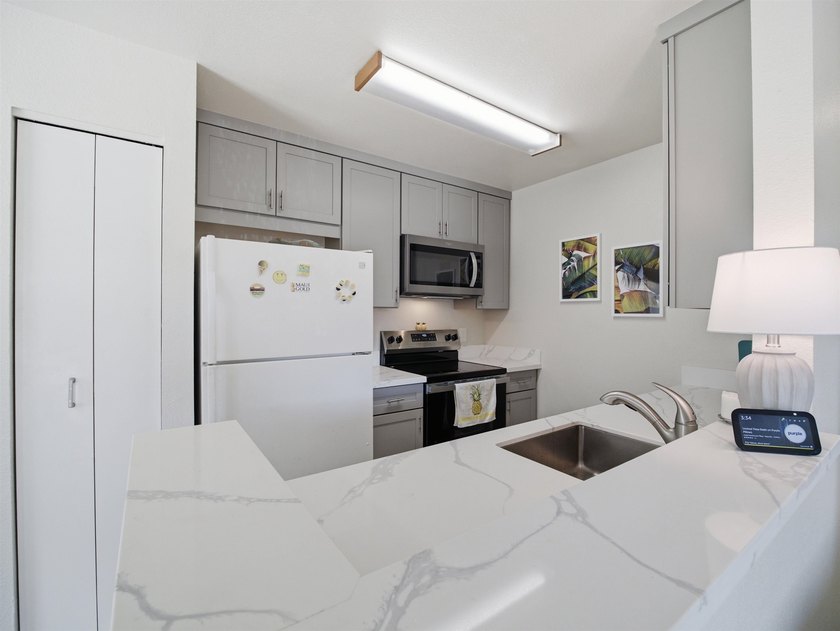 Discover the perfect blend of comfort, style, and island living - photo 4