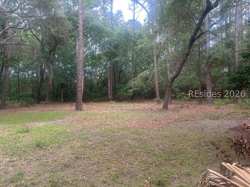 Spacious two story home (3,244sf) on large private lot located - photo 4