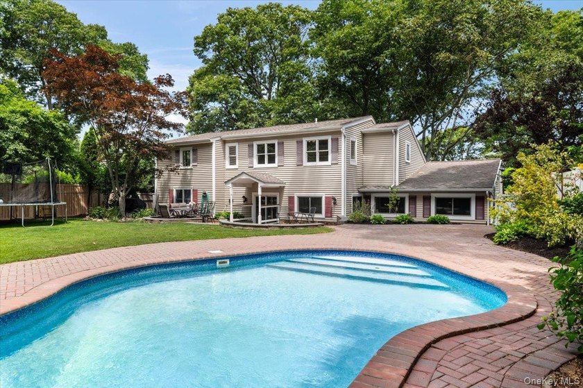 Welcome to 8 Walnut, a beautifully maintained 5-bedroom - photo 22