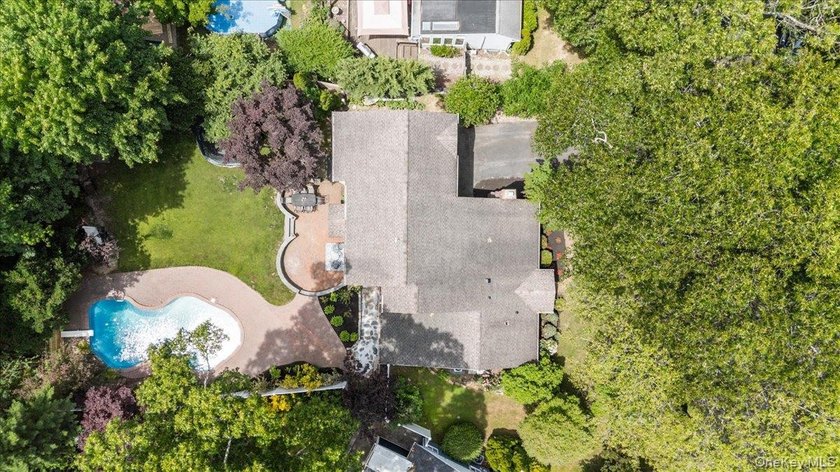 Welcome to 8 Walnut, a beautifully maintained 5-bedroom - photo 24