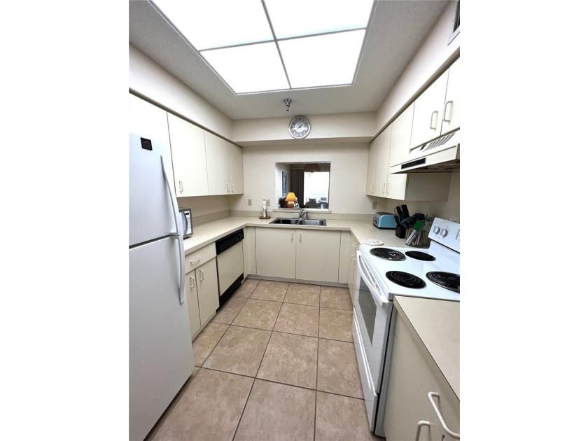 This great direct Oceanfront, Furnished 5th Floor Condo is - photo 7