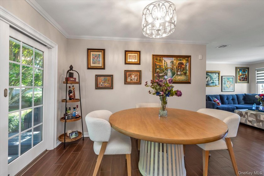 Massapequa Shores Gem! Turn-key 3-bedroom ranch featuring an - photo 5