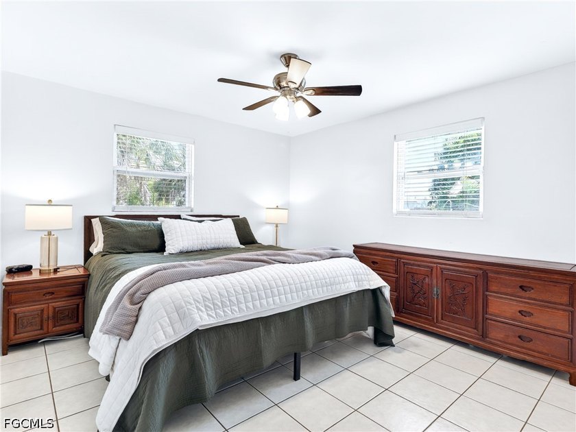 This charming 2-bedroom, 2-bathroom, 1-car garage home is - photo 22