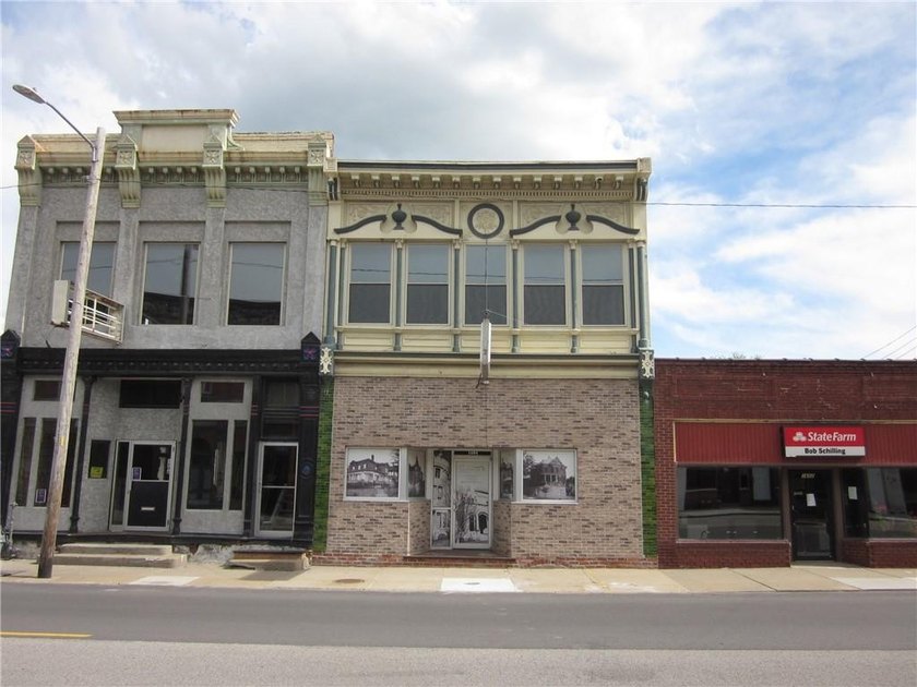 Located at 1604 Frederick Avenue in St. Joseph, this charming - photo 8