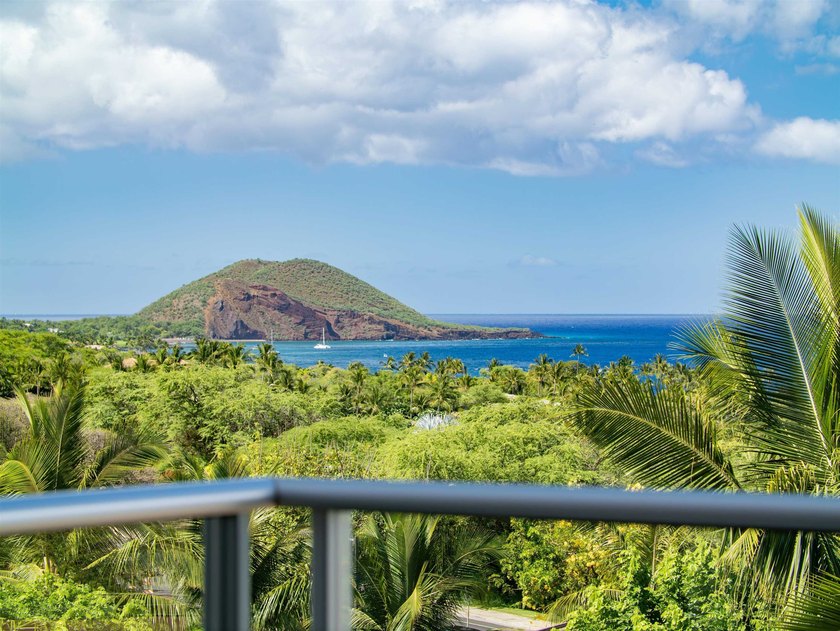 Makali'i Magnificence! Premium top row position with - photo 10