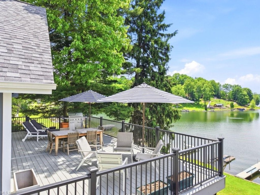 Beautiful Lake Front Home at Lake Mohawk! - photo 4