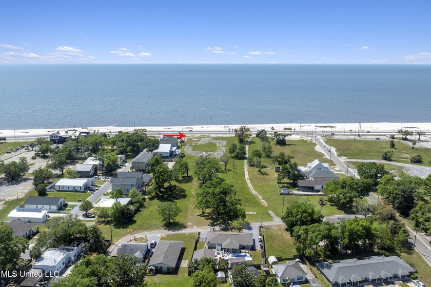 Great Beachfront property located in a high-density Zoning (T-6 - photo 6