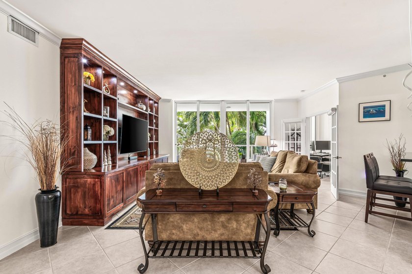 Searching for a 2-bed condo in Downtown Boca Raton near Mizner - photo 3