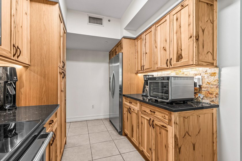 Searching for a 2-bed condo in Downtown Boca Raton near Mizner - photo 10