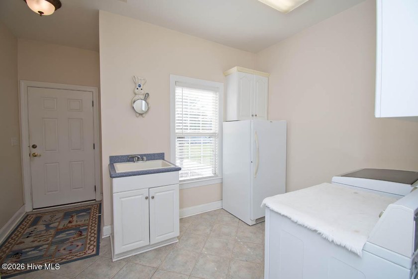 Price Improvement! BOATER'S DREAM meets easy coastal living in - photo 35