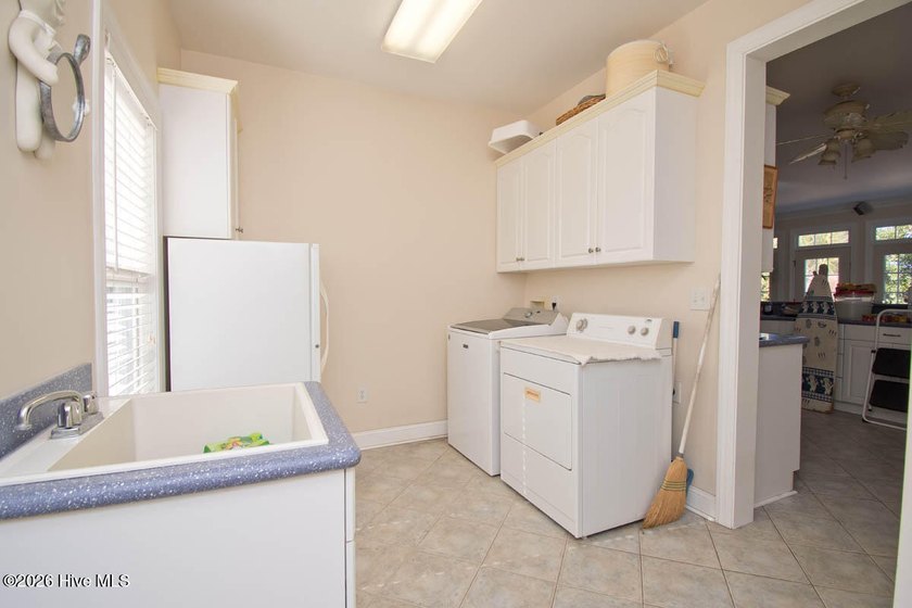Price Improvement! BOATER'S DREAM meets easy coastal living in - photo 36