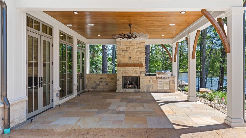 Welcome to The Overlook House, a remarkable waterfront retreat - photo 16