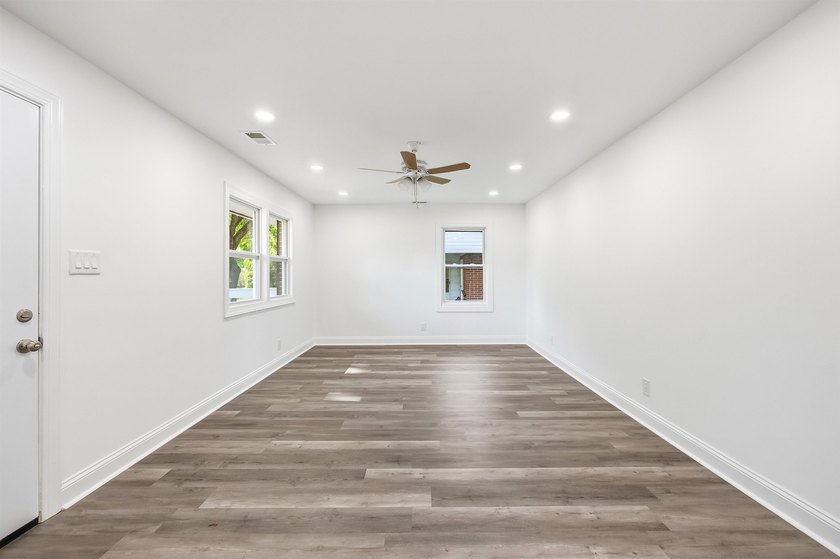Welcome home to this beautifully remodeled 3-bedroom, 2 - photo 6