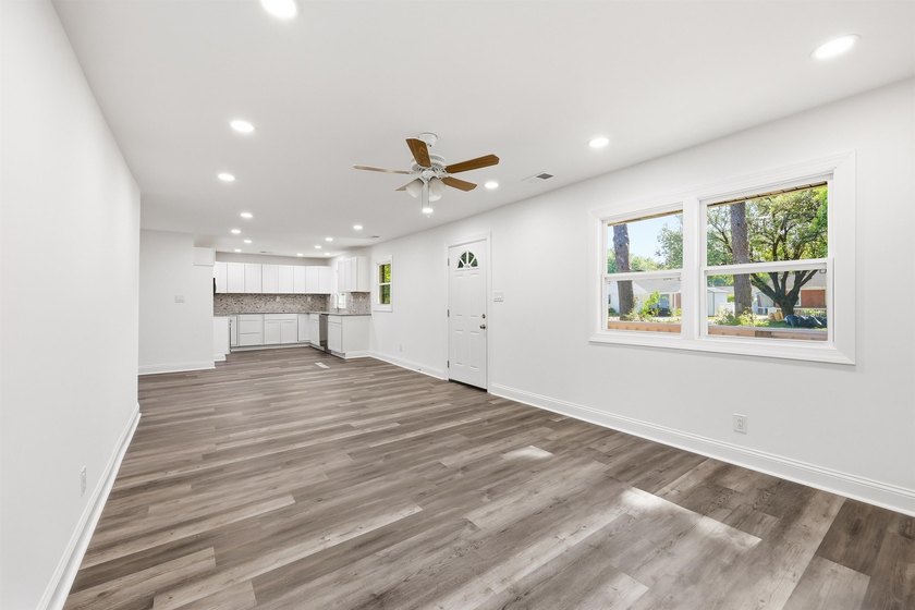 Welcome home to this beautifully remodeled 3-bedroom, 2 - photo 7