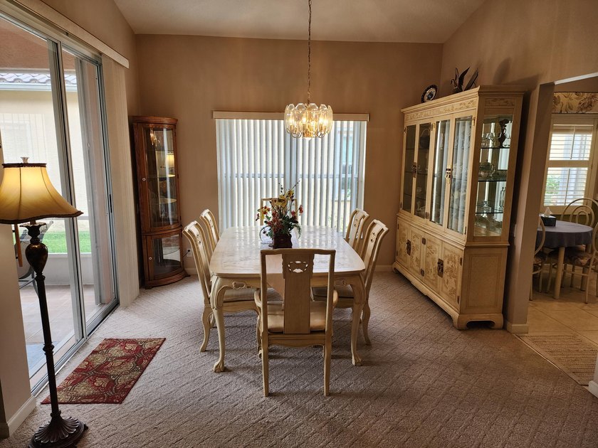 CASCADE - FULLY FURNISHED INCLUDING SILVERWARE, DISHES, POTS AND - photo 4