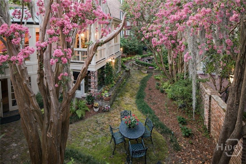 Experience life on Jones Street, considered one of the most - photo 23