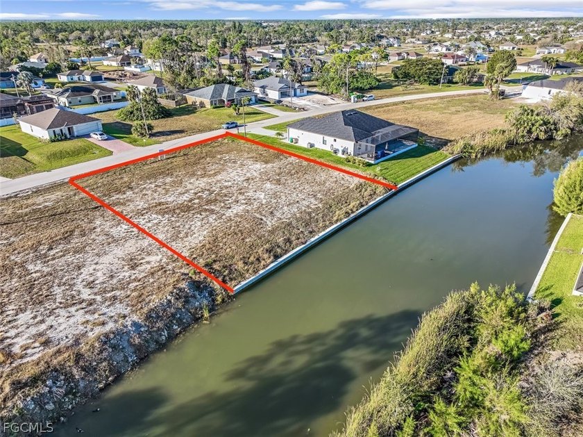 Triple lot *NEW SEAWALL INSTALLED* Rare oversized lot located in - photo 8
