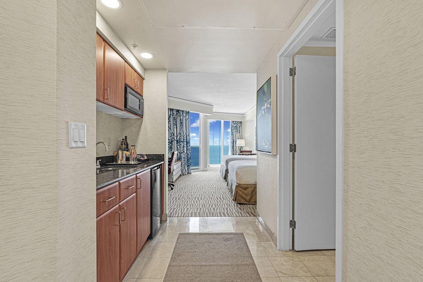 Exceptional opportunity to own a luxury direct oceanfront - photo 17