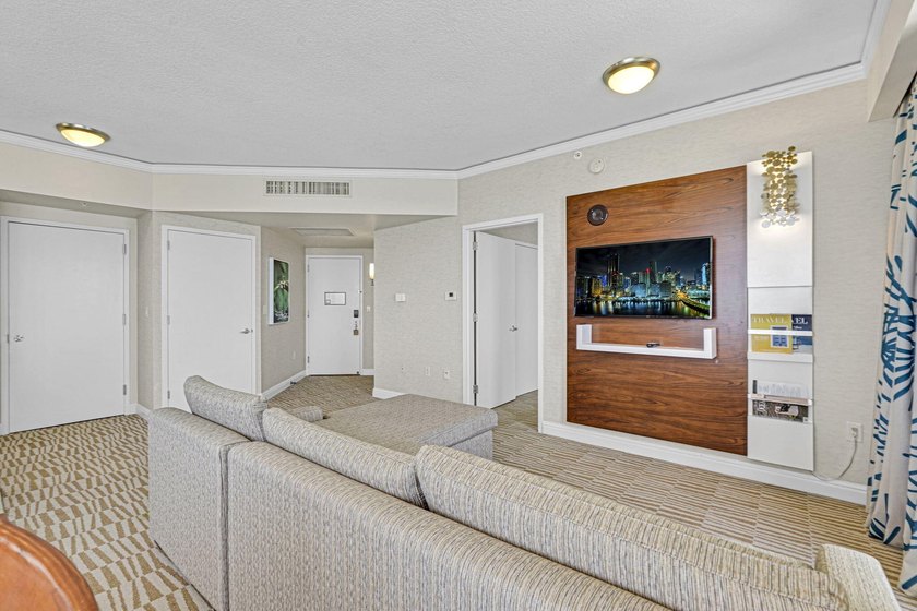 Exceptional opportunity to own a luxury direct oceanfront - photo 31