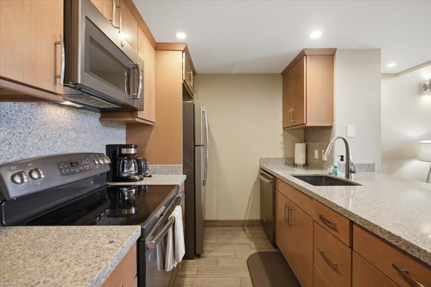 Escape to island living at Kihei Garden Estates! This - photo 2