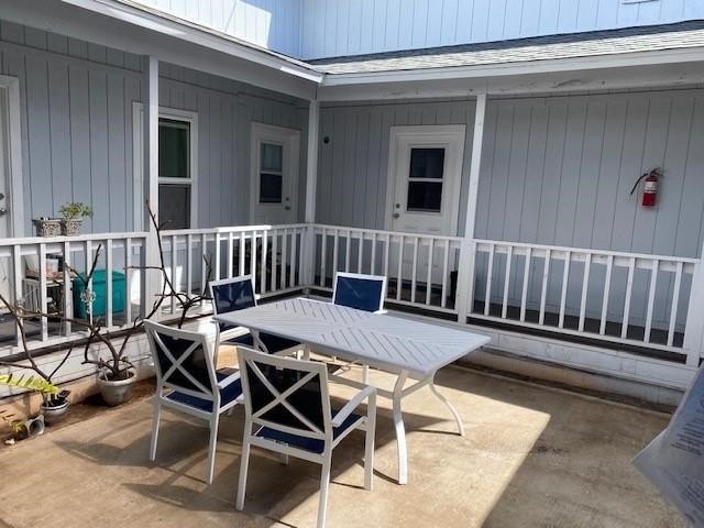 Market Rental income $20,000/mo. Main home is a rectangle with - photo 3