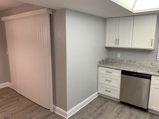 First-floor end unit in desirable Cross Creek Country Club - no - photo 5