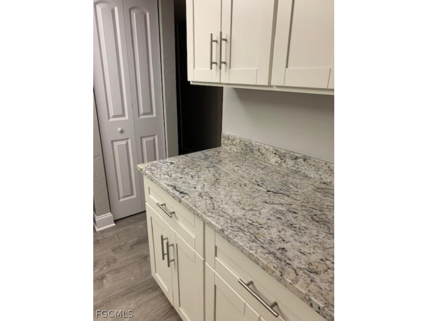 First-floor end unit in desirable Cross Creek Country Club - no - photo 7