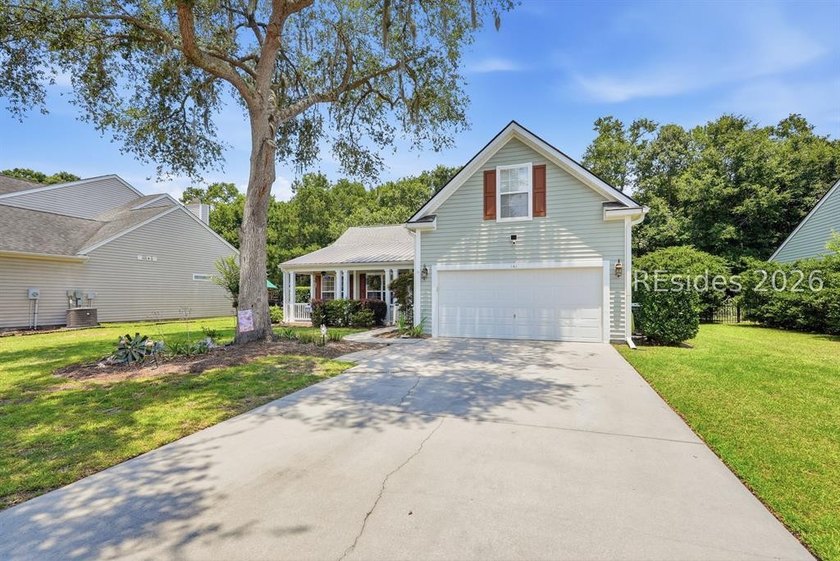 Welcome home to this meticulously maintained, move-in ready - photo 3
