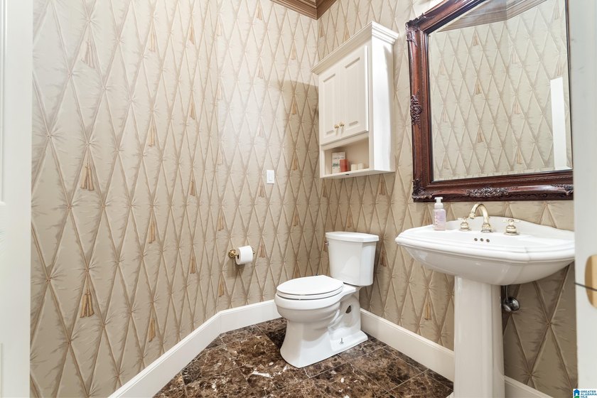 Unique opportunity in Indian Springs - 8,000+sqft on 4.75 - photo 26