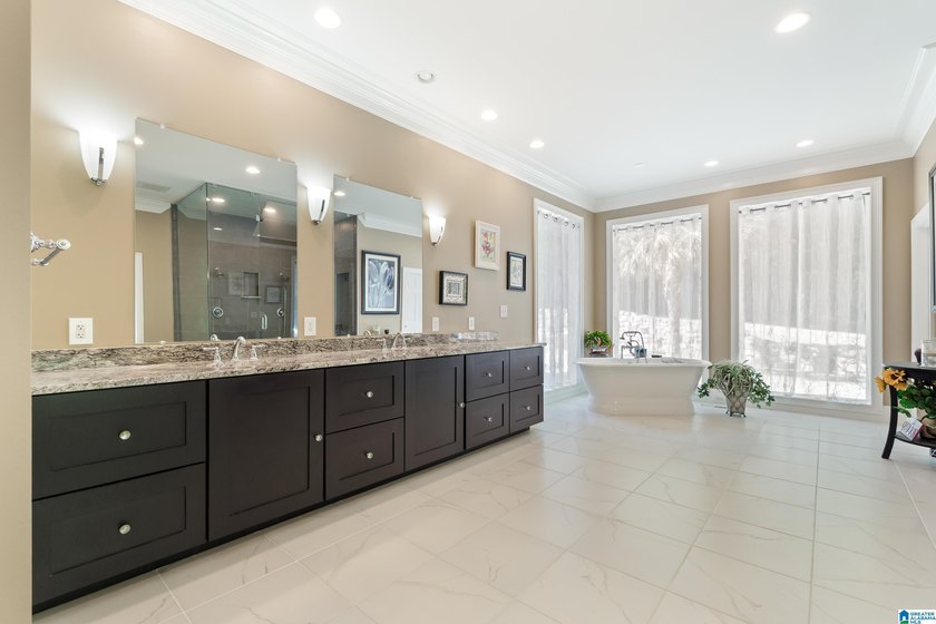 Unique opportunity in Indian Springs - 8,000+sqft on 4.75 - photo 30