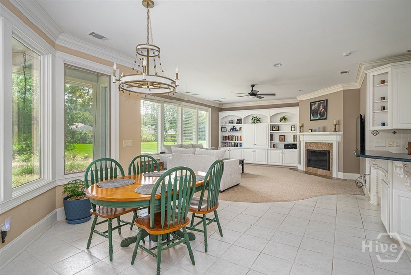 Nestled in a quiet cul-de-sac in desirable Oakridge, this - photo 12