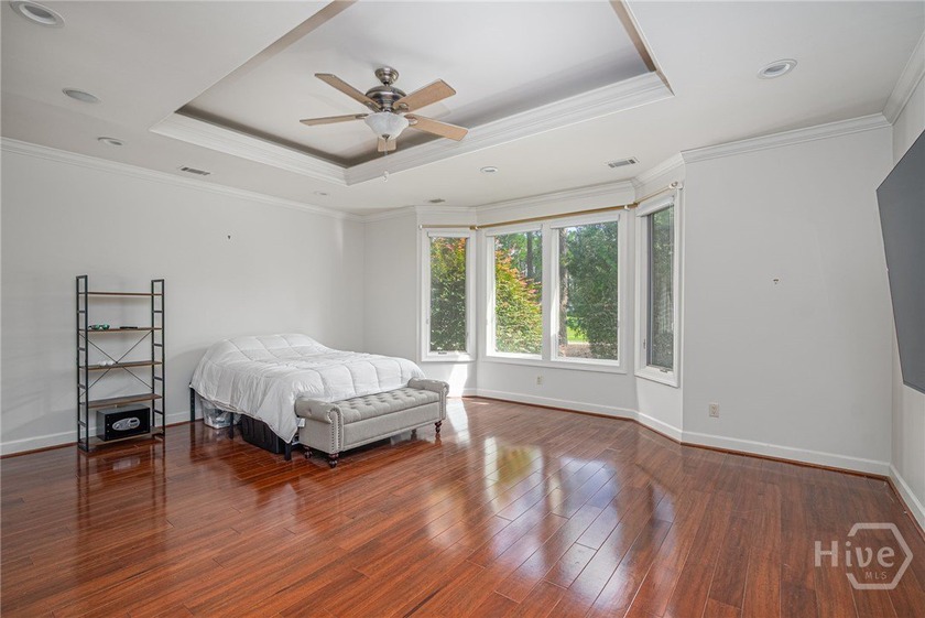 Nestled in a quiet cul-de-sac in desirable Oakridge, this - photo 17