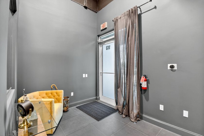 Beautifully renovated, high-end commercial space in prime sunny - photo 17